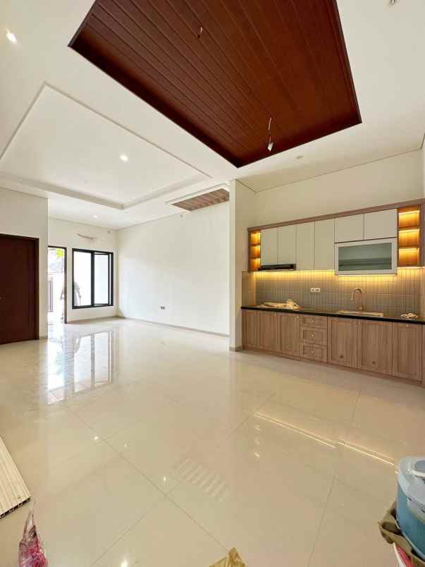 dijual rumah rawamangun