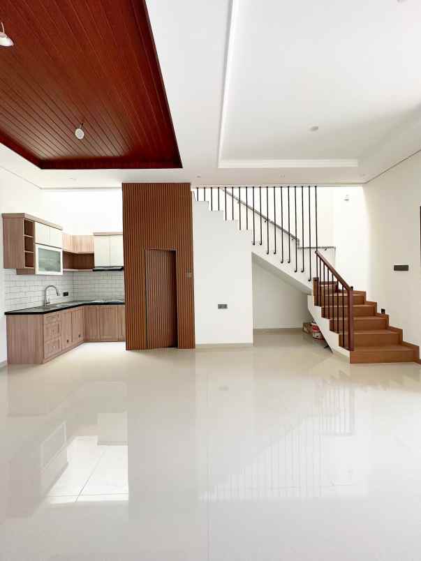 dijual rumah rawamangun