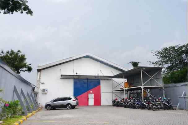 dijual rumah raya lidah wetan