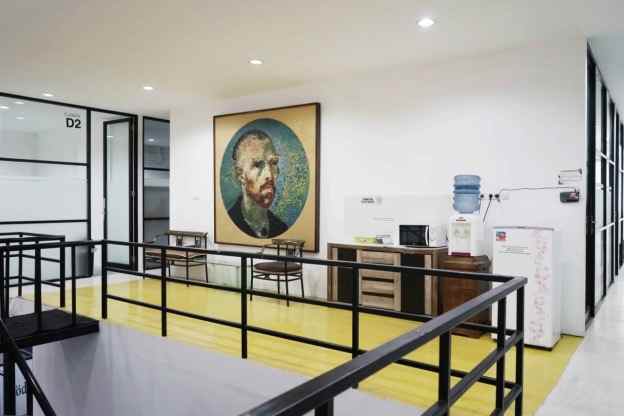 dijual rumah raya lidah wetan