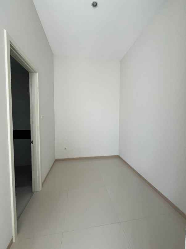 dijual rumah regency 21