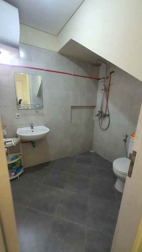 dijual rumah royal residence cluster harewood surabaya