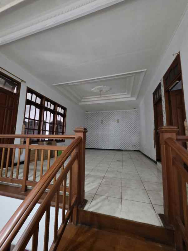 dijual rumah rungkut asri