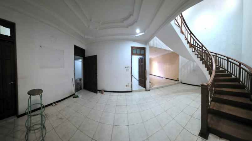 dijual rumah rungkut asri