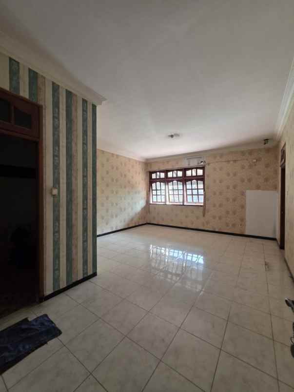 dijual rumah rungkut asri
