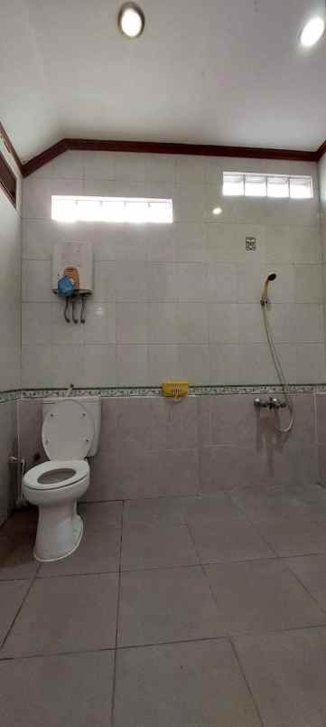 dijual rumah sariasih