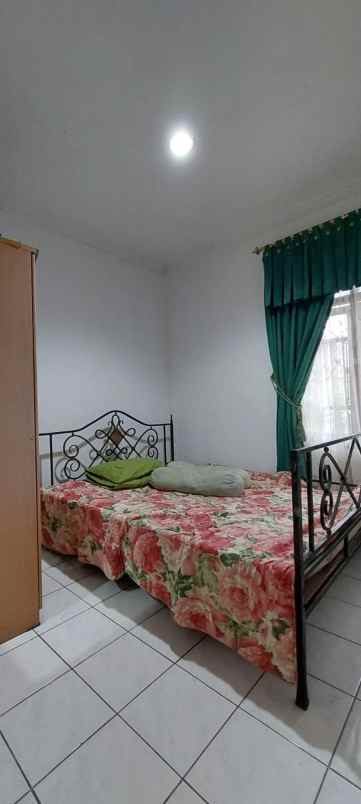 dijual rumah sariasih