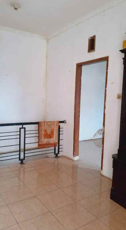 dijual rumah sariwangi
