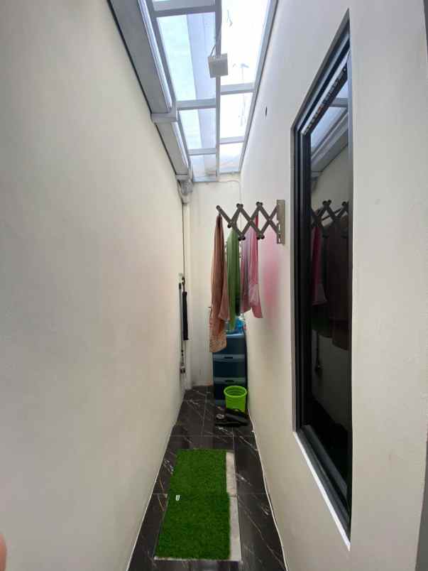 dijual rumah sawangan depok