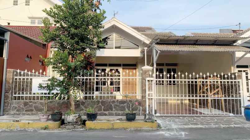 dijual rumah sawojajar 1