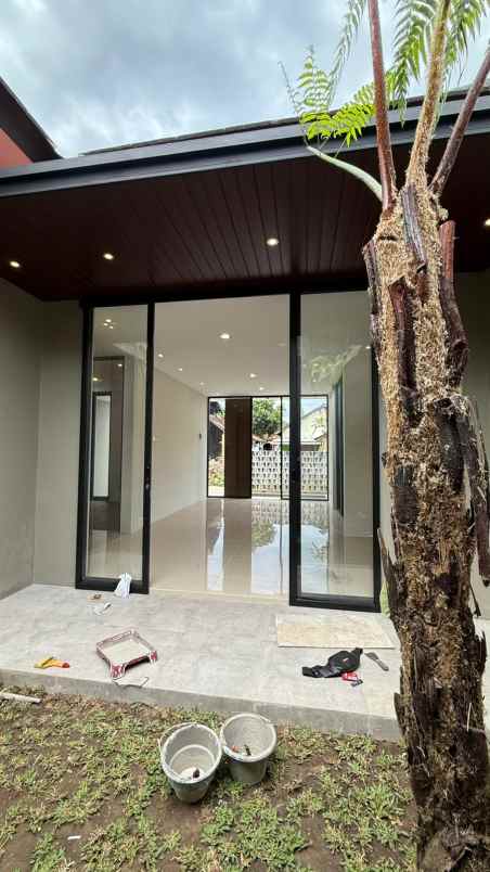 dijual rumah sayegan