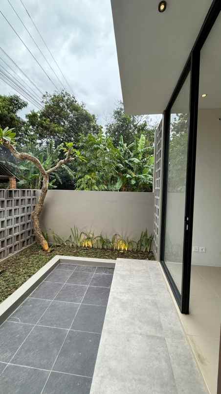 dijual rumah sayegan