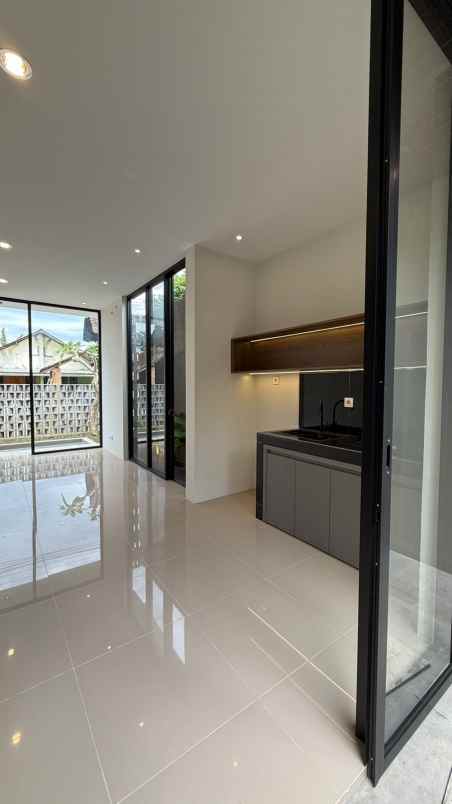 dijual rumah sayegan