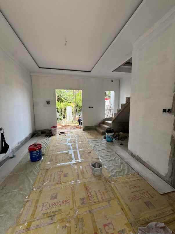 dijual rumah selangkah ke lrt cikunir 2