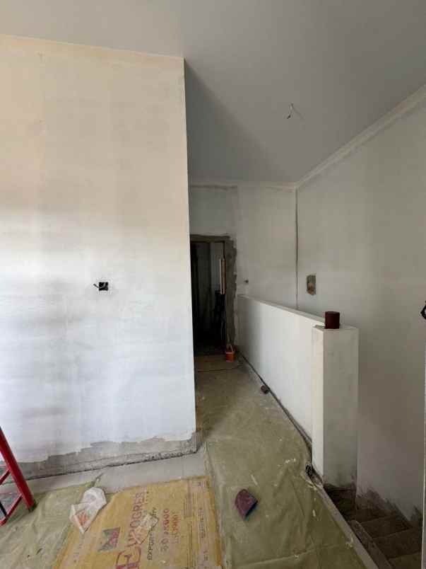 dijual rumah selangkah ke lrt cikunir 2