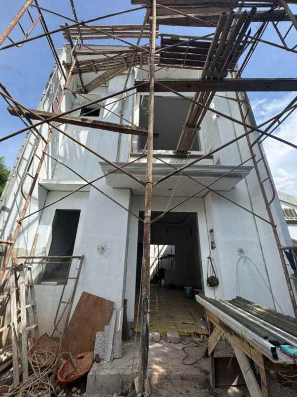 dijual rumah selangkah ke lrt cikunir 2