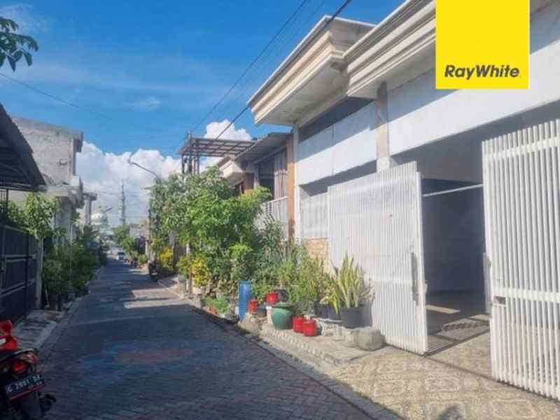 dijual rumah sememi