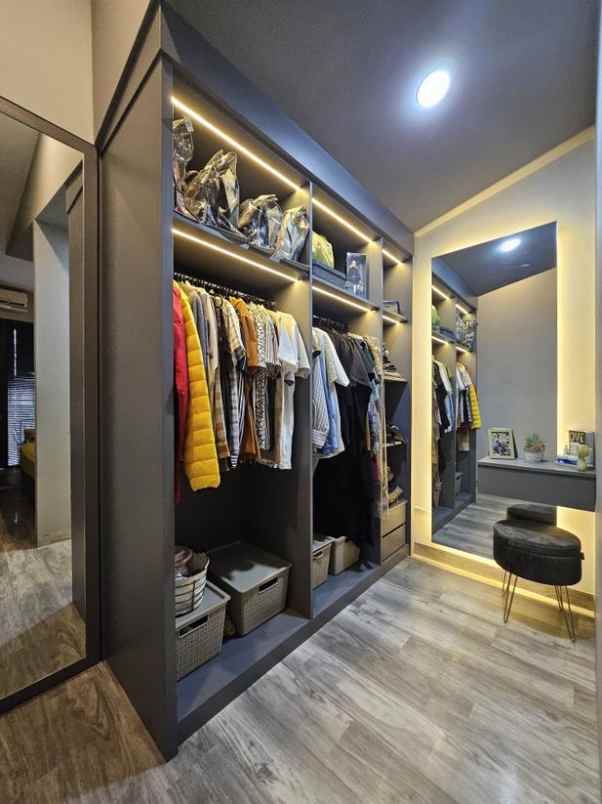 dijual rumah semi furnished siap huni di arcamanik