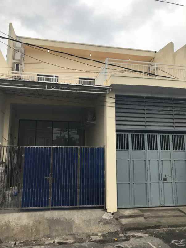 dijual rumah semolowaru