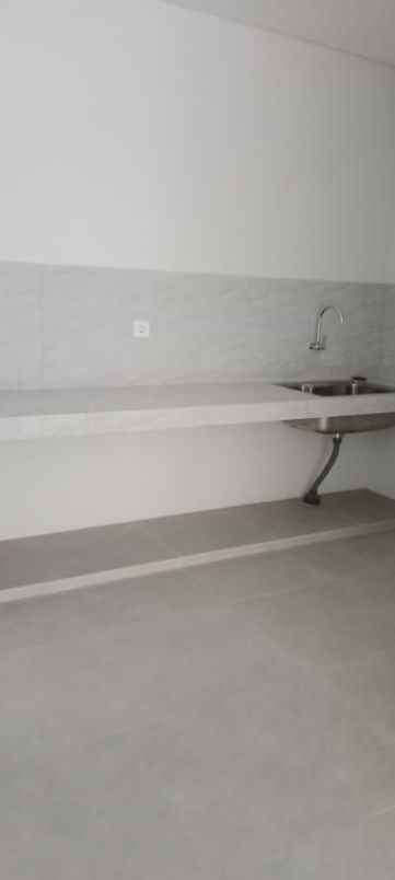 dijual rumah setra duta