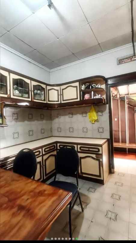 dijual rumah setrasari