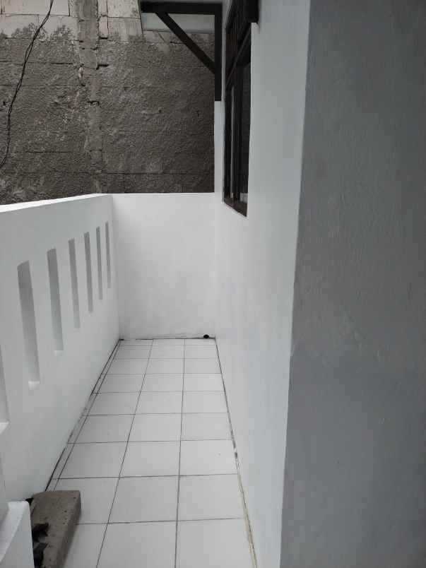 dijual rumah shm harga nego cikokol tangerang