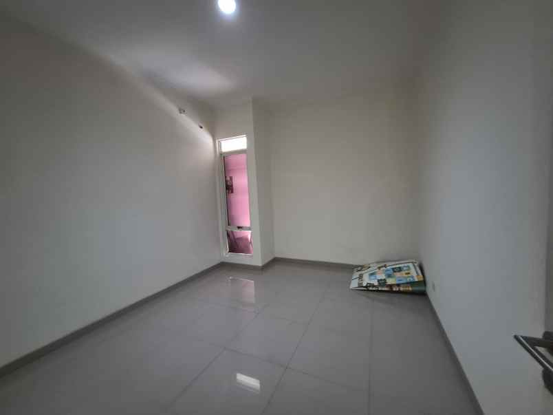 dijual rumah siap huni cluster indira suvarna sutera