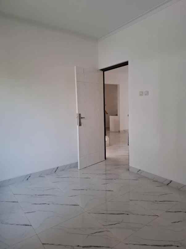 dijual rumah siap huni di kota wisata