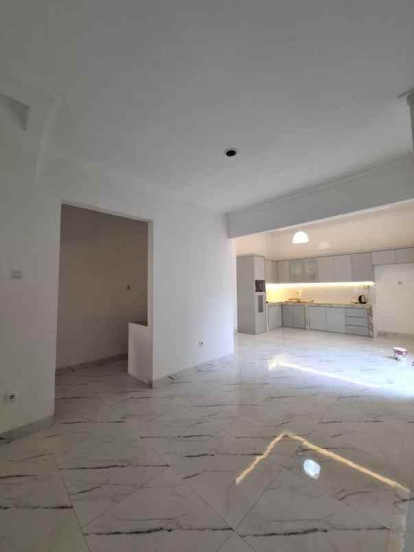 dijual rumah siap huni di kota wisata