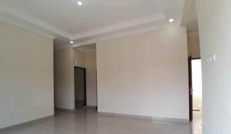 dijual rumah sidomoyo