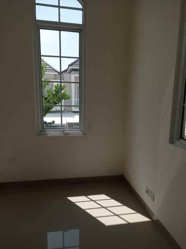 dijual rumah simongan