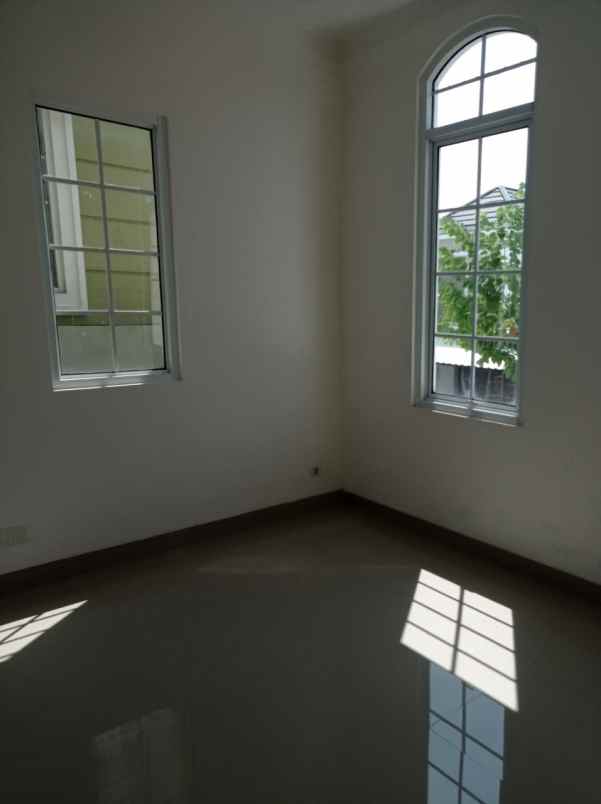 dijual rumah simongan