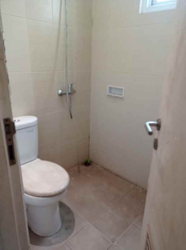 dijual rumah simongan