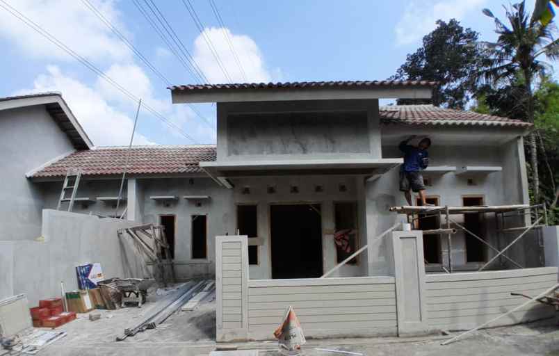dijual rumah sindumartani