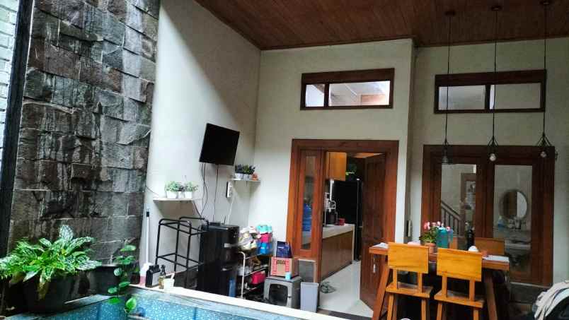 dijual rumah soekarno hatta