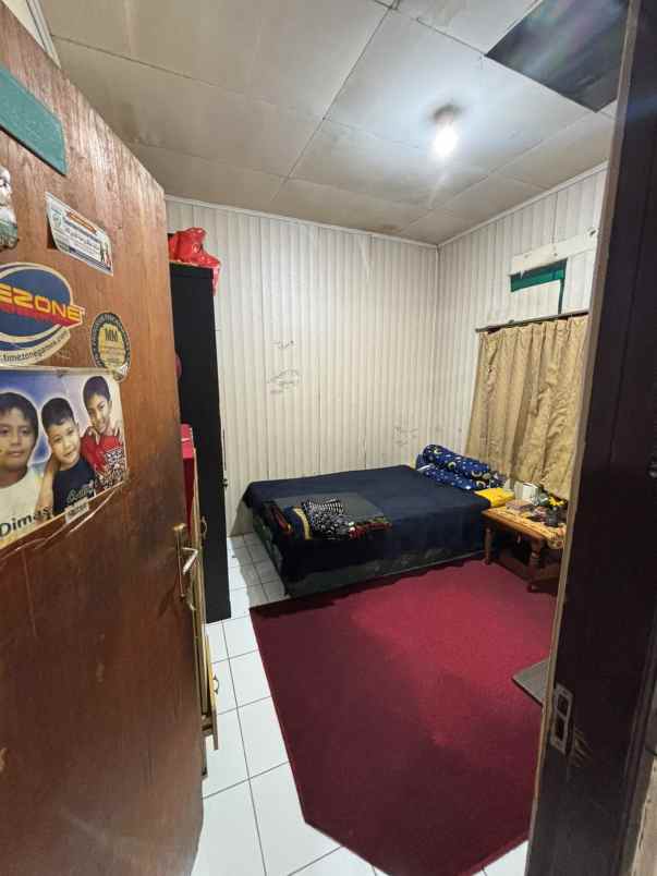 dijual rumah srengseng kembangana
