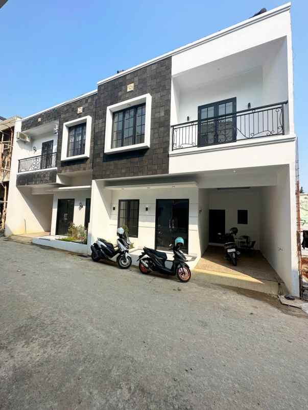 dijual rumah srengseng sawah jagakarsa