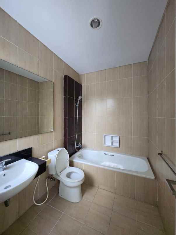 dijual rumah summarecon bekasi cluster