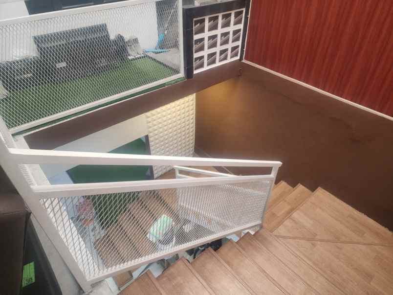 dijual rumah taman galaxy