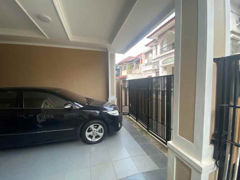 dijual rumah taman galaxy