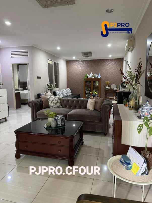 dijual rumah taman modern