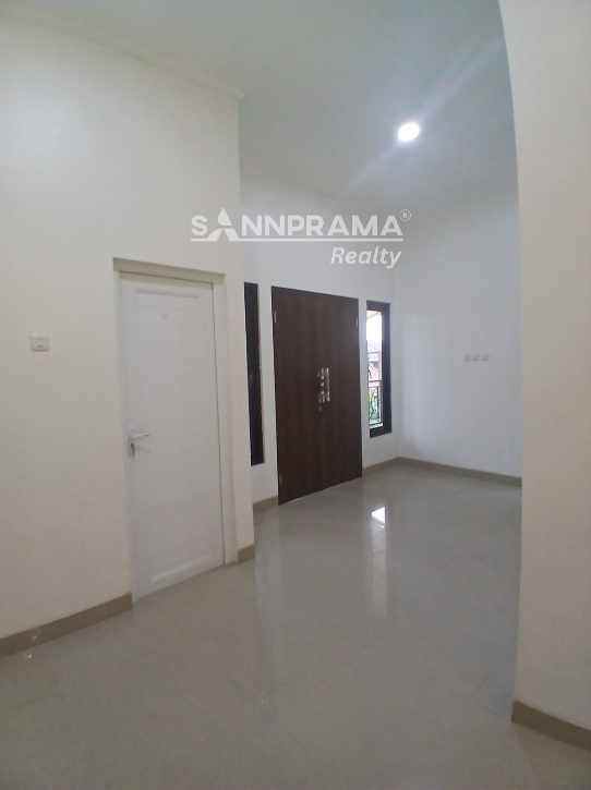 dijual rumah tanah baru