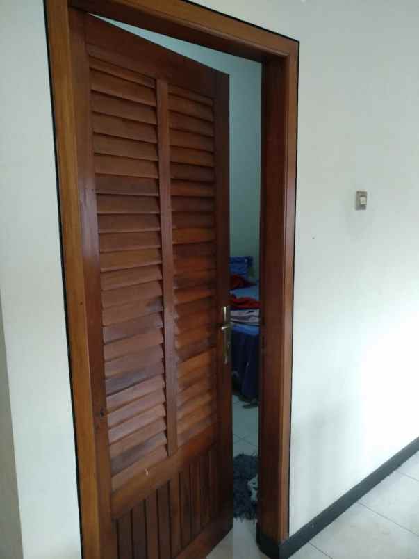 dijual rumah temas