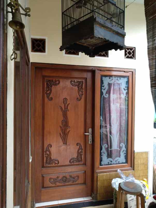 dijual rumah temas