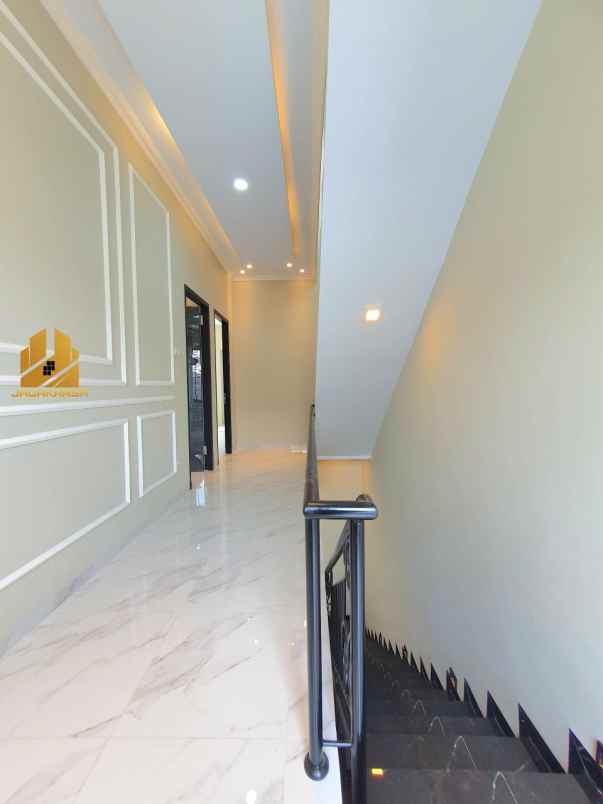 dijual rumah trjap036