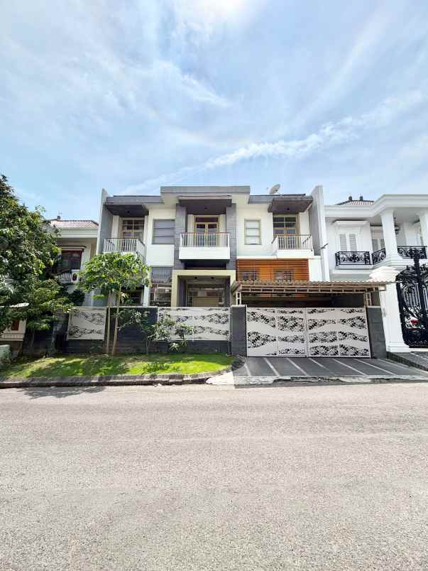 dijual rumah villa bukit indah pakuwon