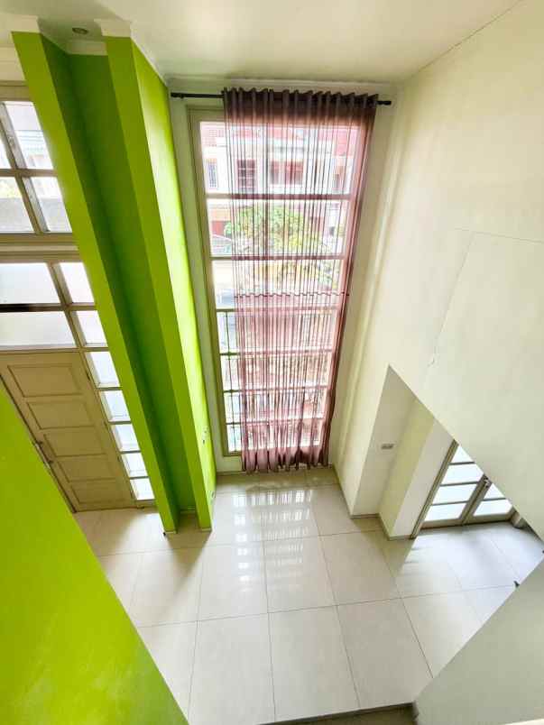 dijual rumah villa bukit indah pakuwon