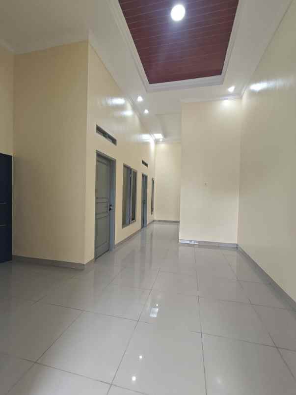 dijual rumah villa gading harapan 3