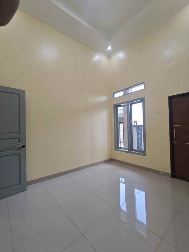 dijual rumah villa gading harapan 3