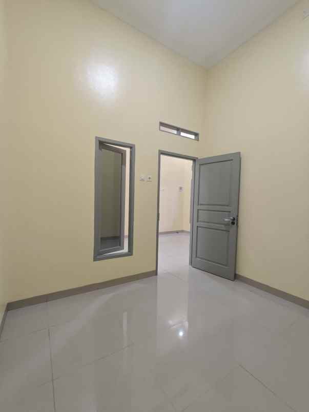 dijual rumah villa gading harapan 3